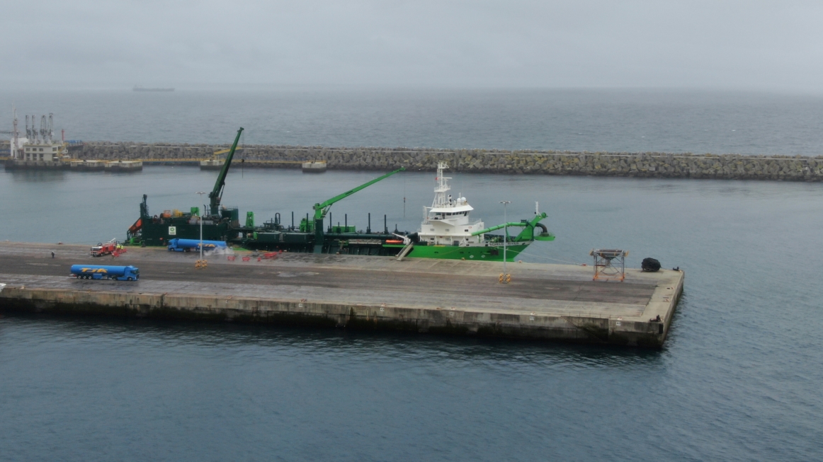 LNG bunker boosting in Portugal