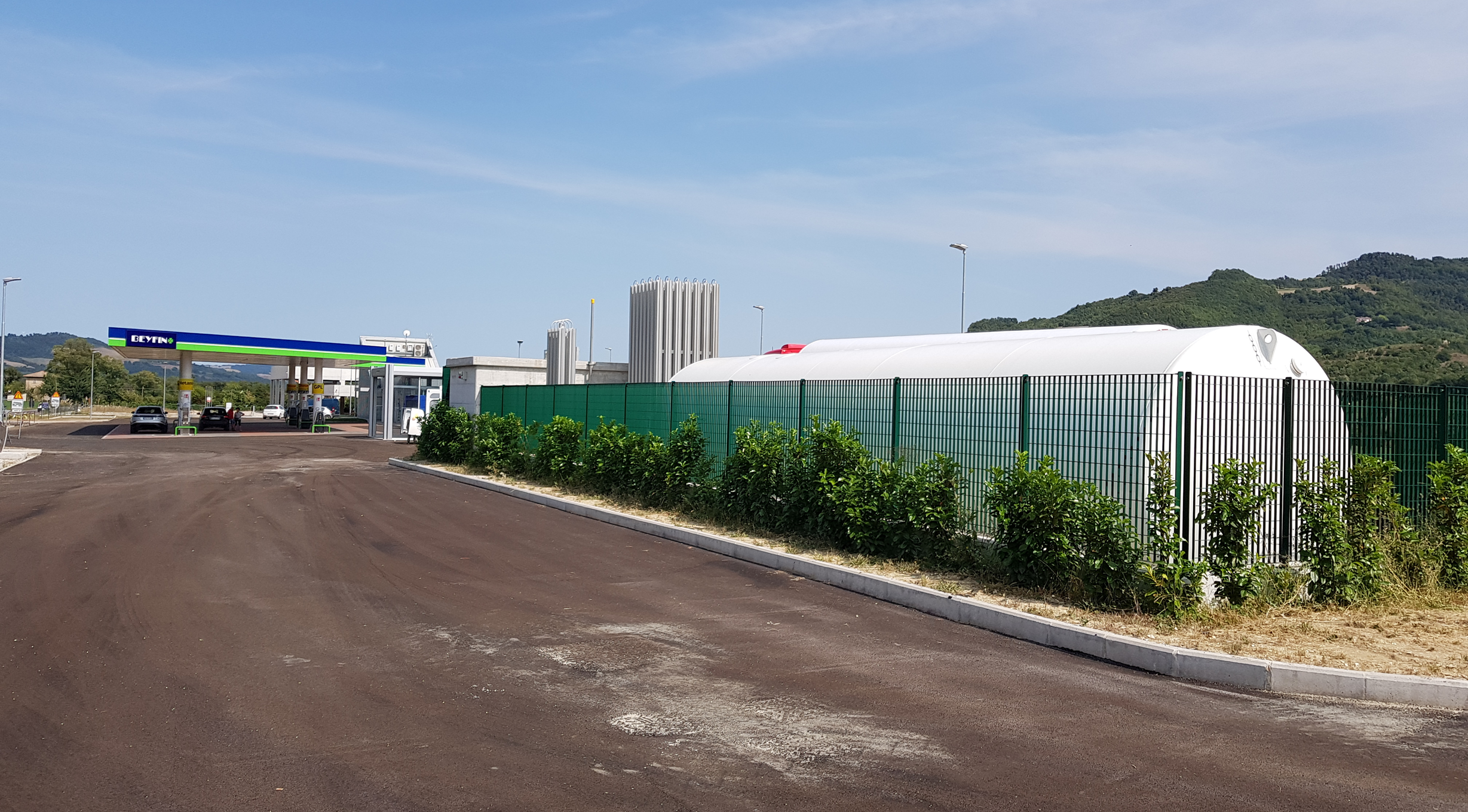 10 new TECNOGAS distribution plants (two more under construction)