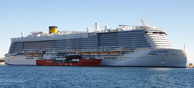 LNG's first ship to ship in Marseille (and France)