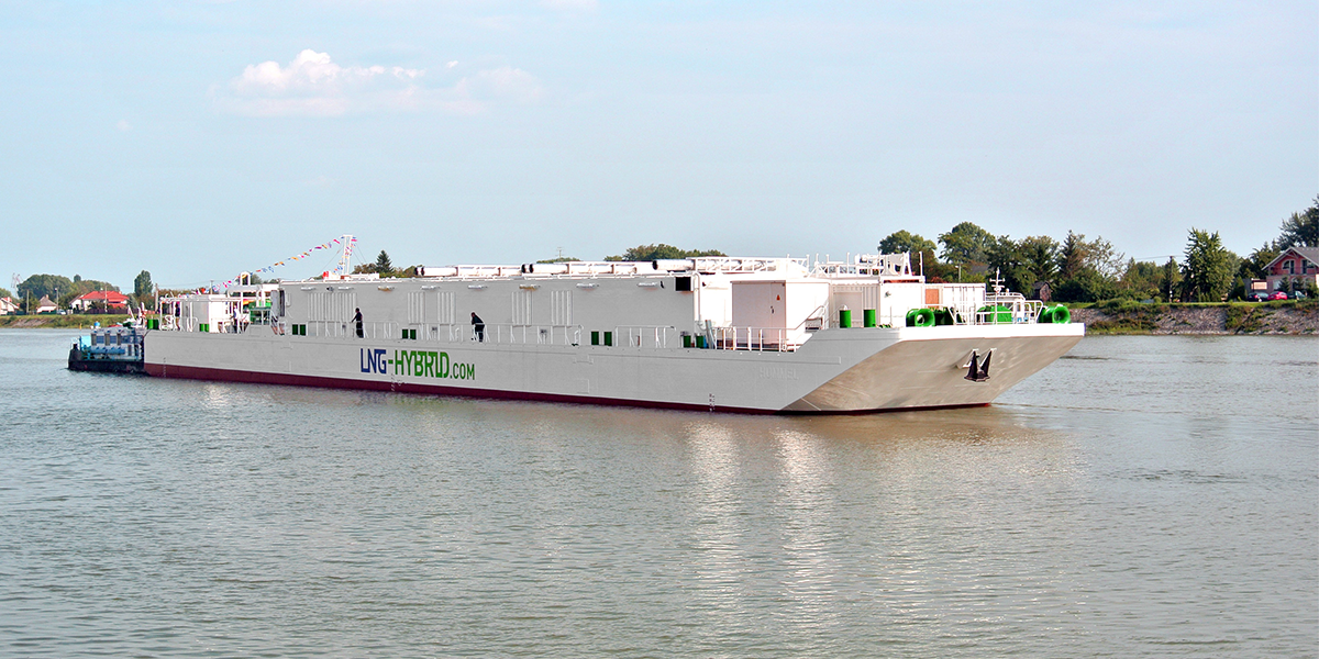 HUMMEL, the world's first LNG hybrid barge