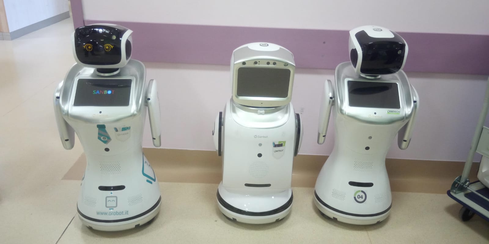 Robot in corsia contro il COVID-19