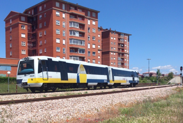 RENFE to test LNG traction